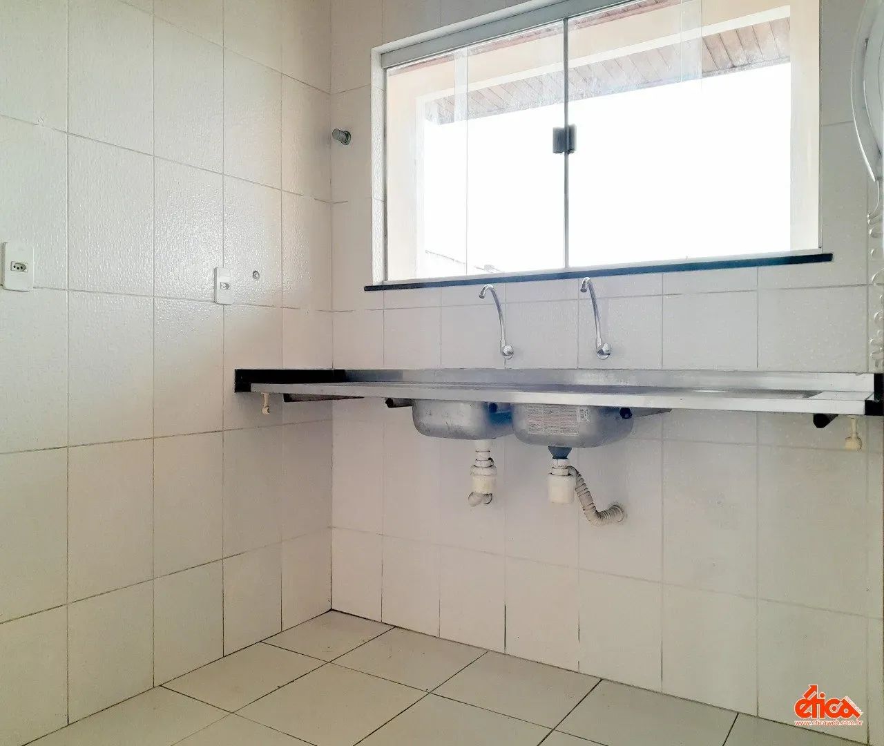 Apto. com 02 quartos sendo 01 suite SEM VAGA DE GARAGEM - Foto 11