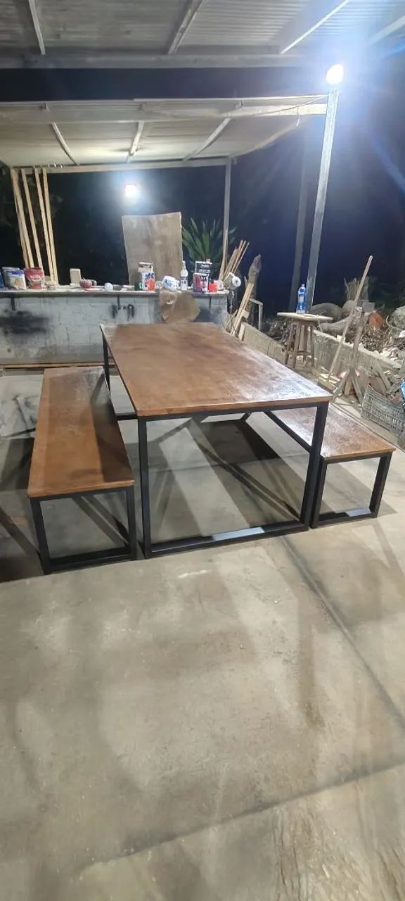 Conjunto de Mesa e Bancos em Madeira e Aço - Foto 4