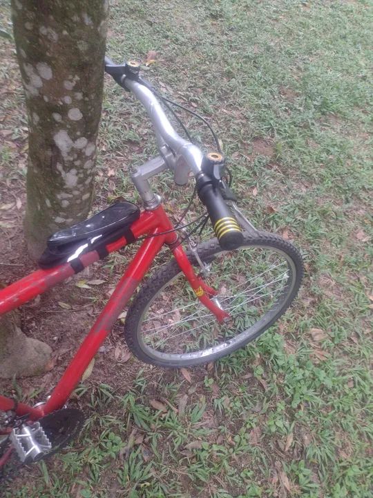 Bicicleta  Vermelhab aro 26 - Foto 3