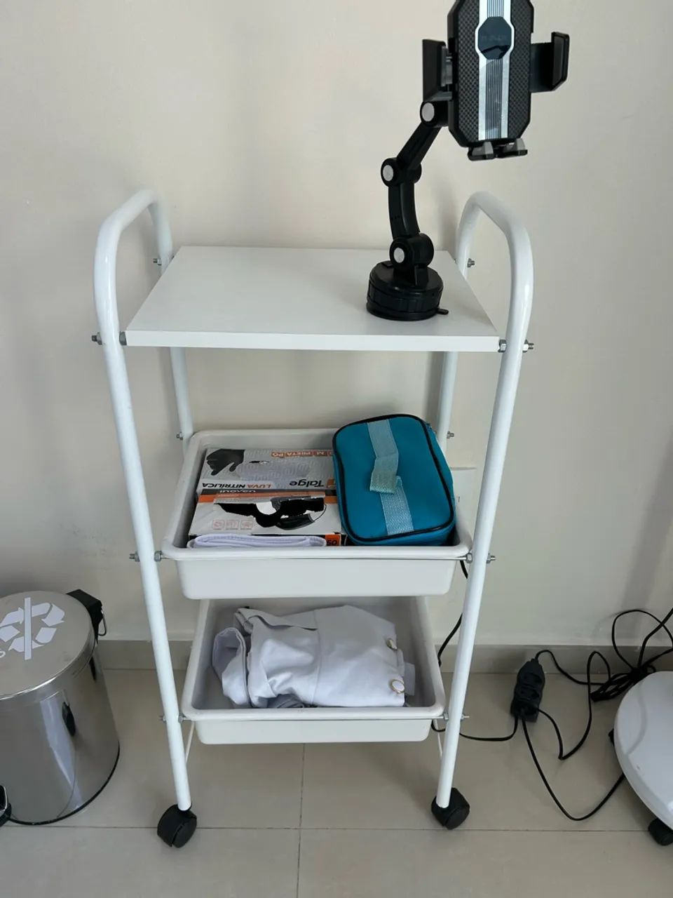 Carrinho auxiliar médico / estética  - Foto 3