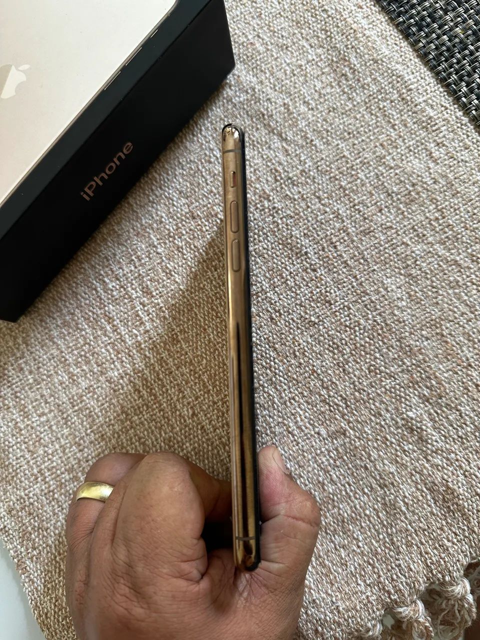 iPhone 11 Pro Max Dourado - Foto 4