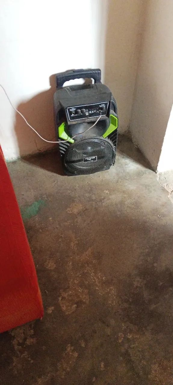 Vendo uma caixa de música 