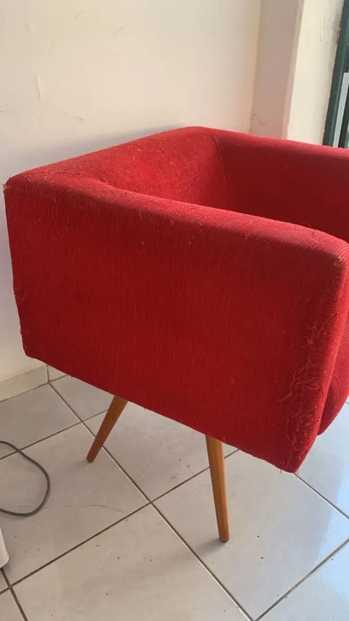 Poltrona em tecido e pés palito  - Foto 4