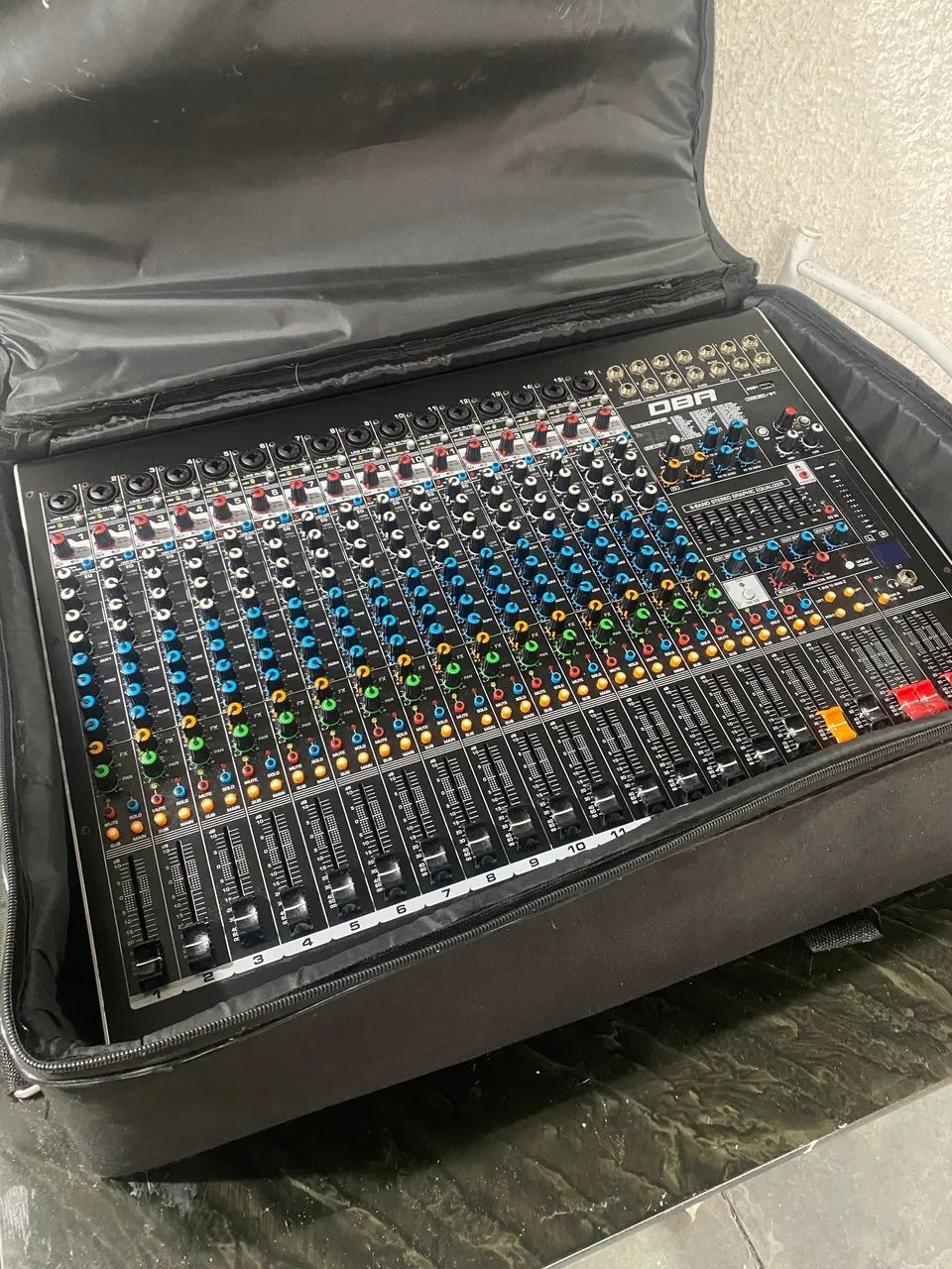 MESA DE SOM DBR DM16 