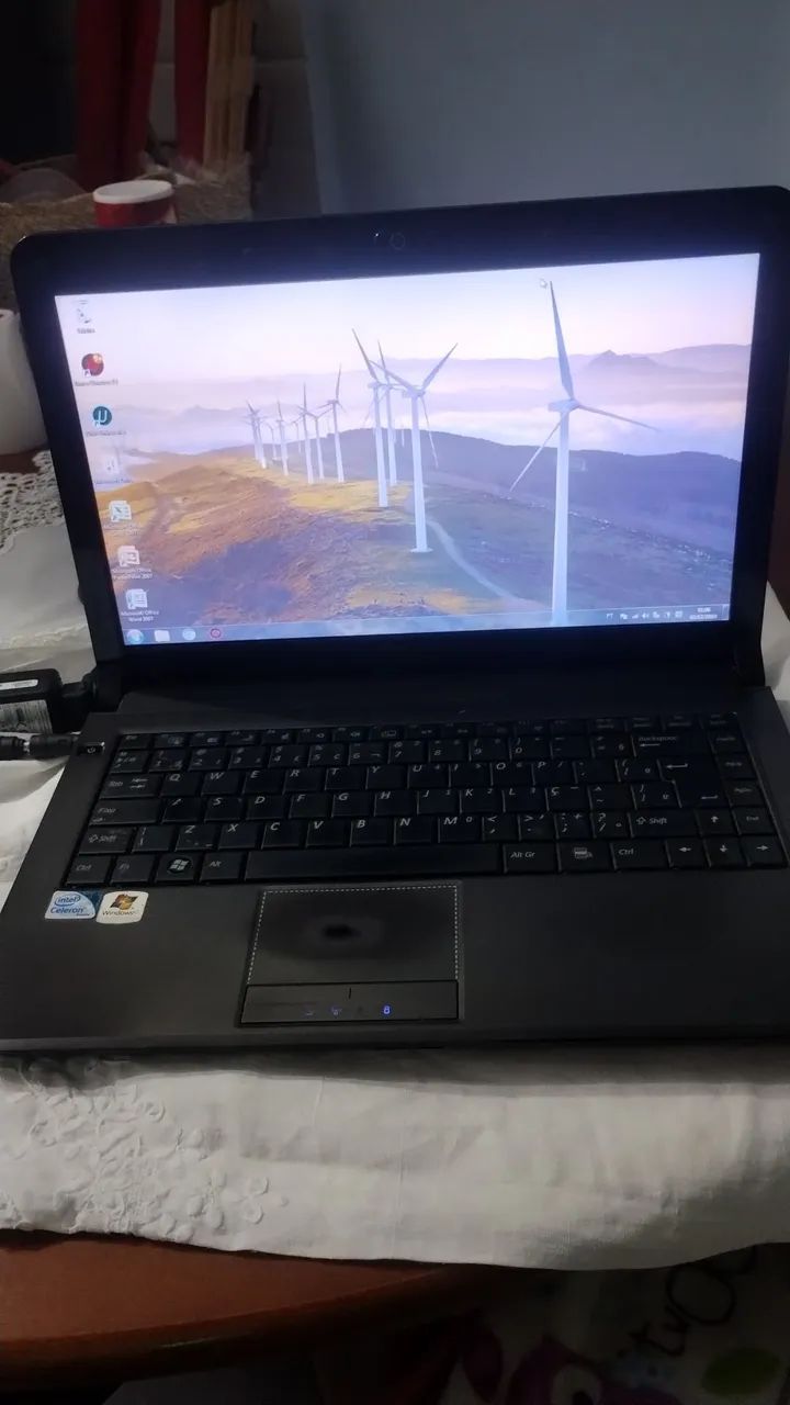 Notebook positivo ideal para serviço básico processador Celeron 2 GB de memória ram 