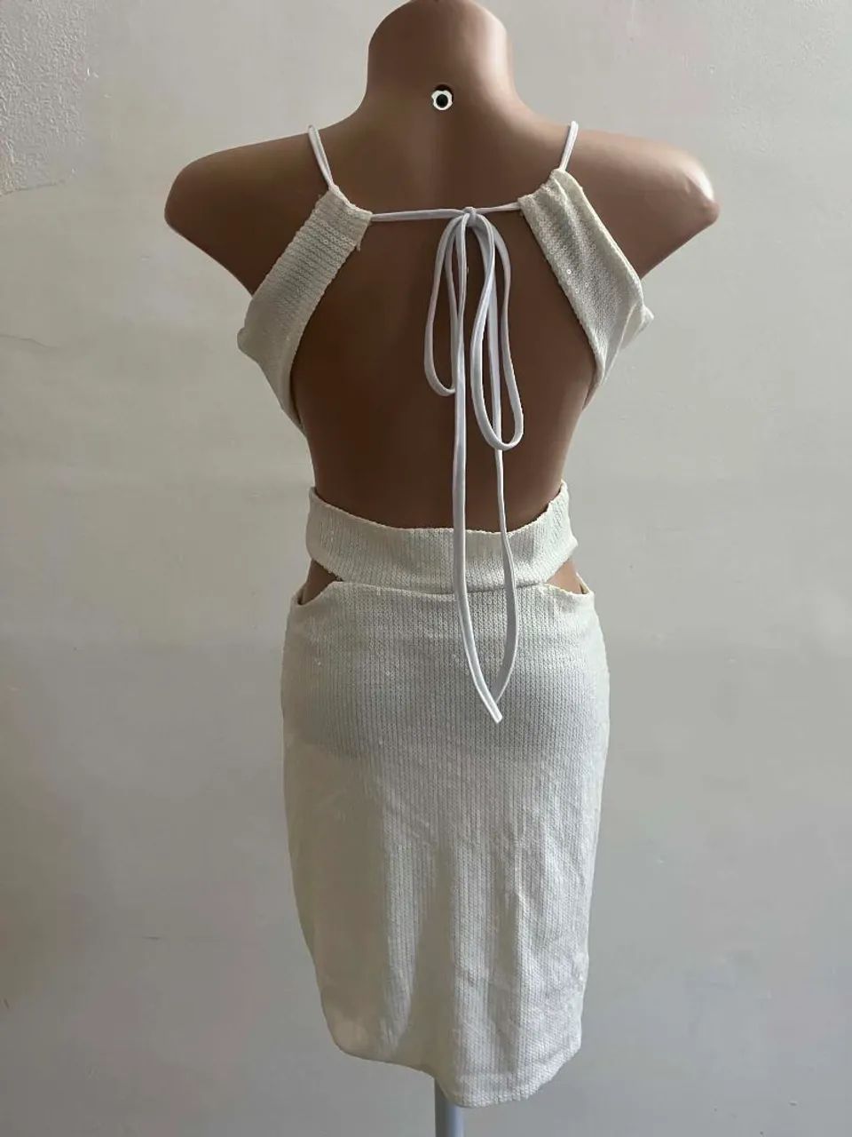 Vestido de paetês branco - Tam. P - Foto 2