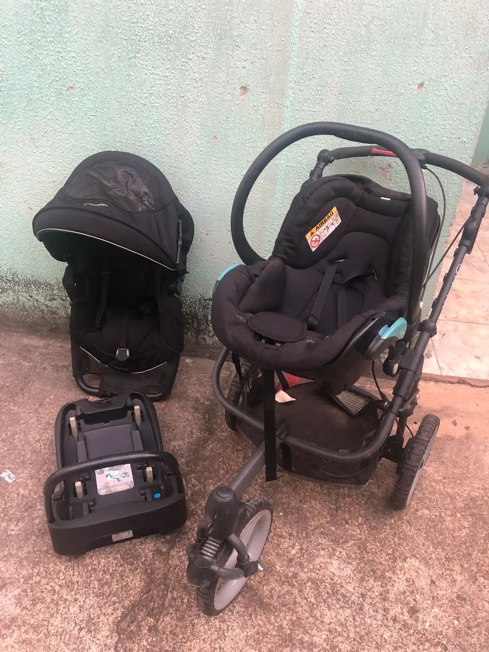 Carrinho de bebê com bebê conforto  - Foto 2