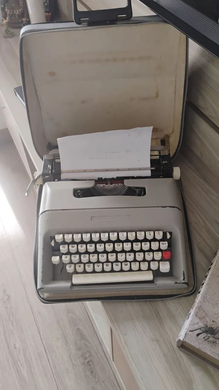 Máquina escrever Olivetti lettera  - Foto 5