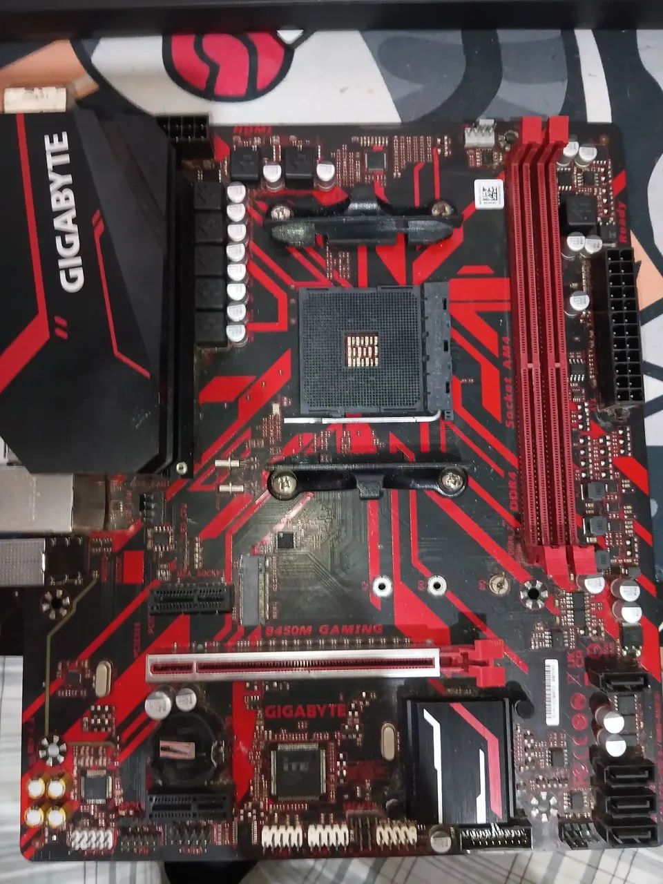 B450M GIGABYTE C/ DEFEITO 