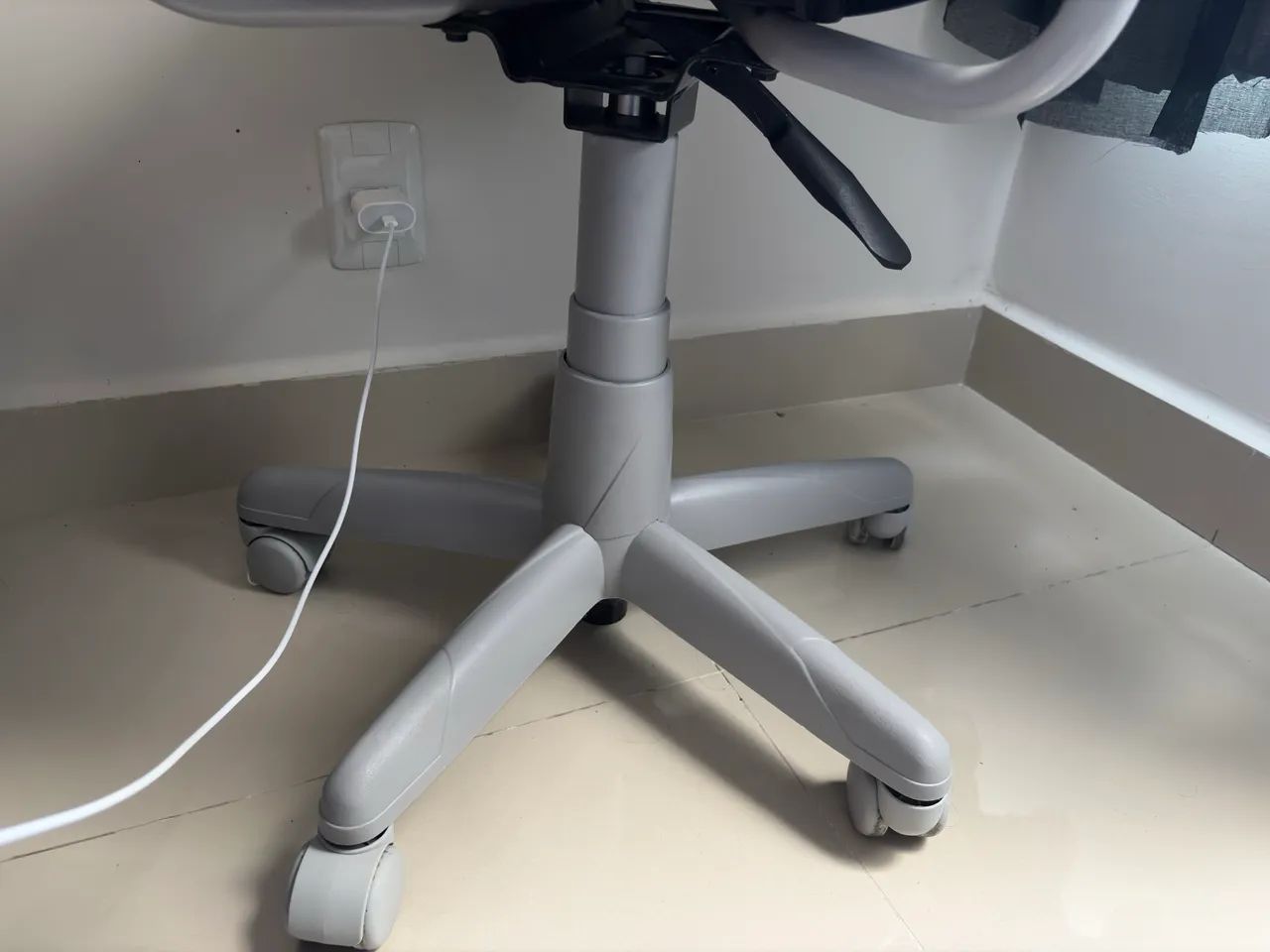 Cadeira para escritório ou estudos  - Foto 2