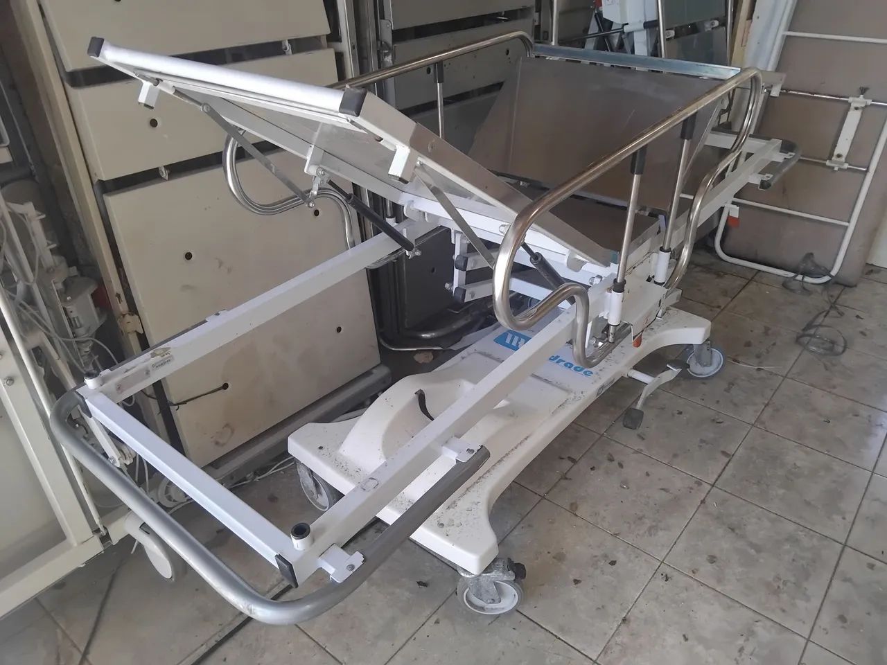Maca hospitalar inoxidável para procedimentos  - Foto 5