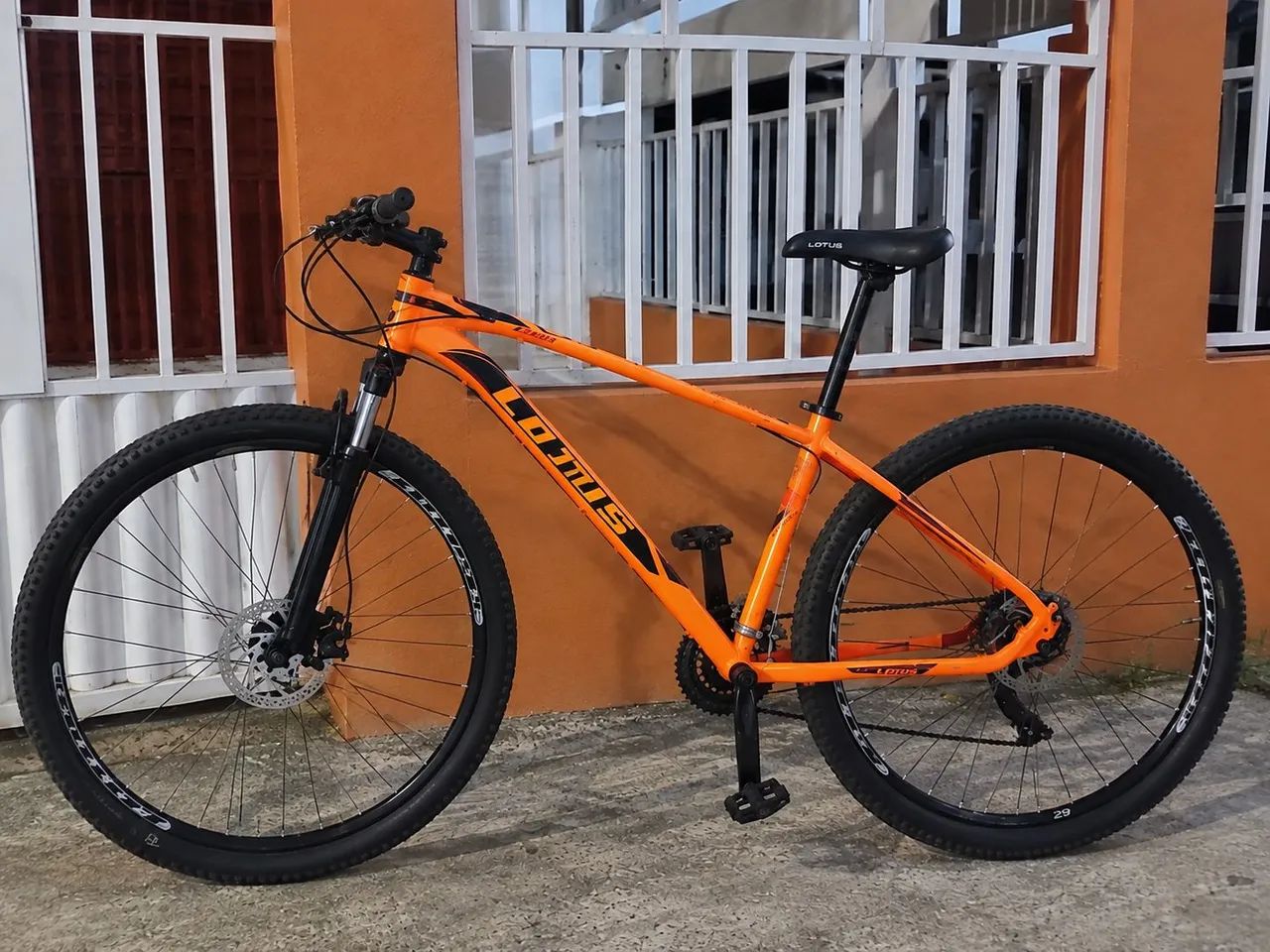 Bicicleta Lotus Aro 29 MTB | Suspensão + Marchas - Foto 2