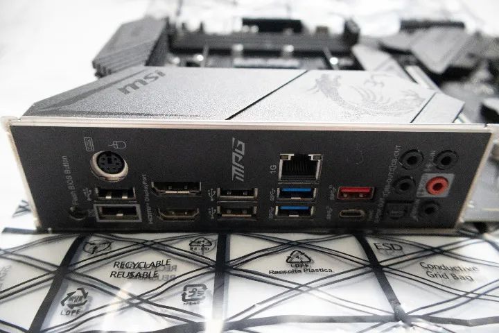 Placa mãe MSI MPG B550 Gaming Plus - Foto 4