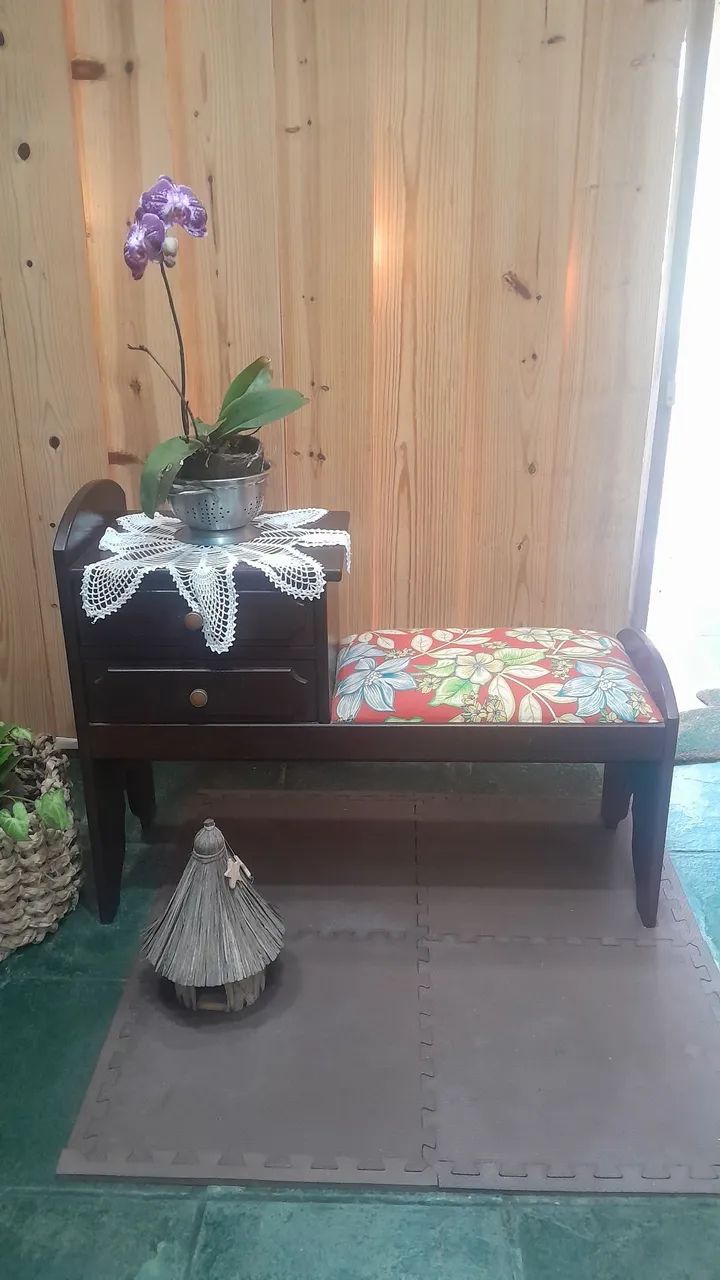 Cômoda, maciça 