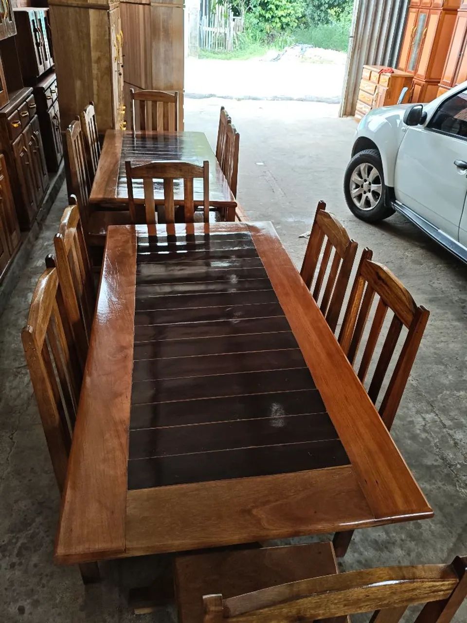 Mesa grande de madeira.65153864902145123