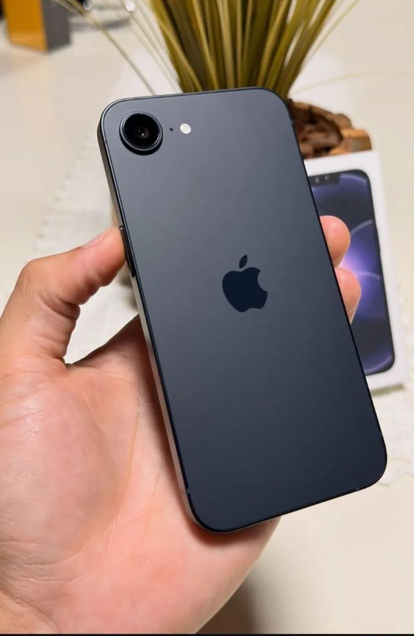 iPhone 17e 256GB Lacrado  - Foto 2