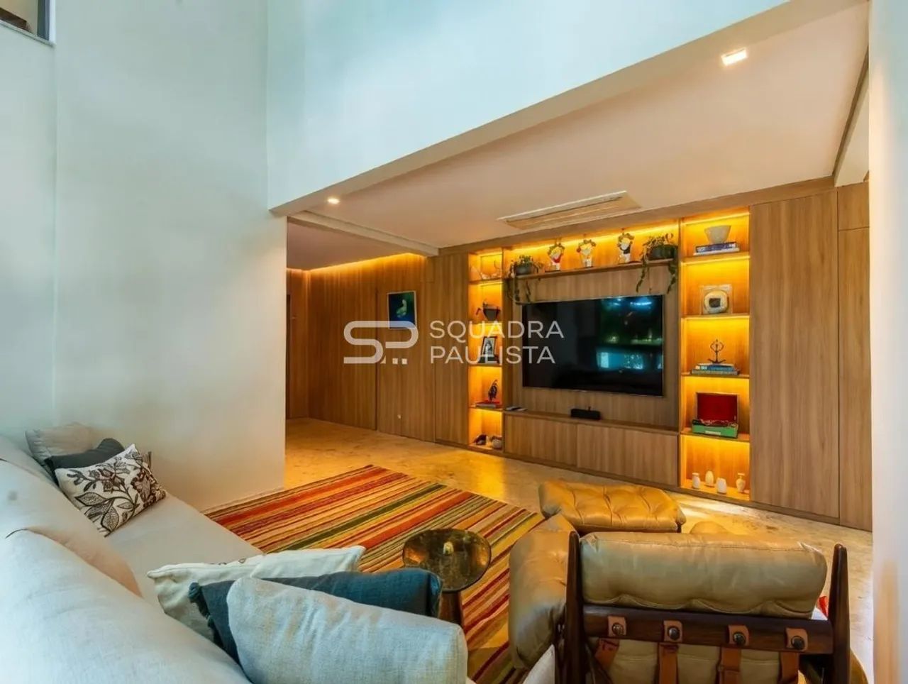 Apartamento duplex à venda com 306m², 3 quartos e 4 vagas em Moema Pássaros. - Foto 2