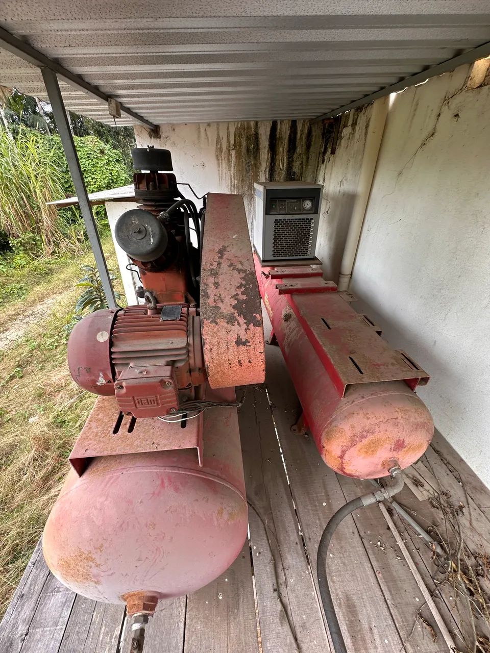 Compressor 40 pés com reservatório e secadora 