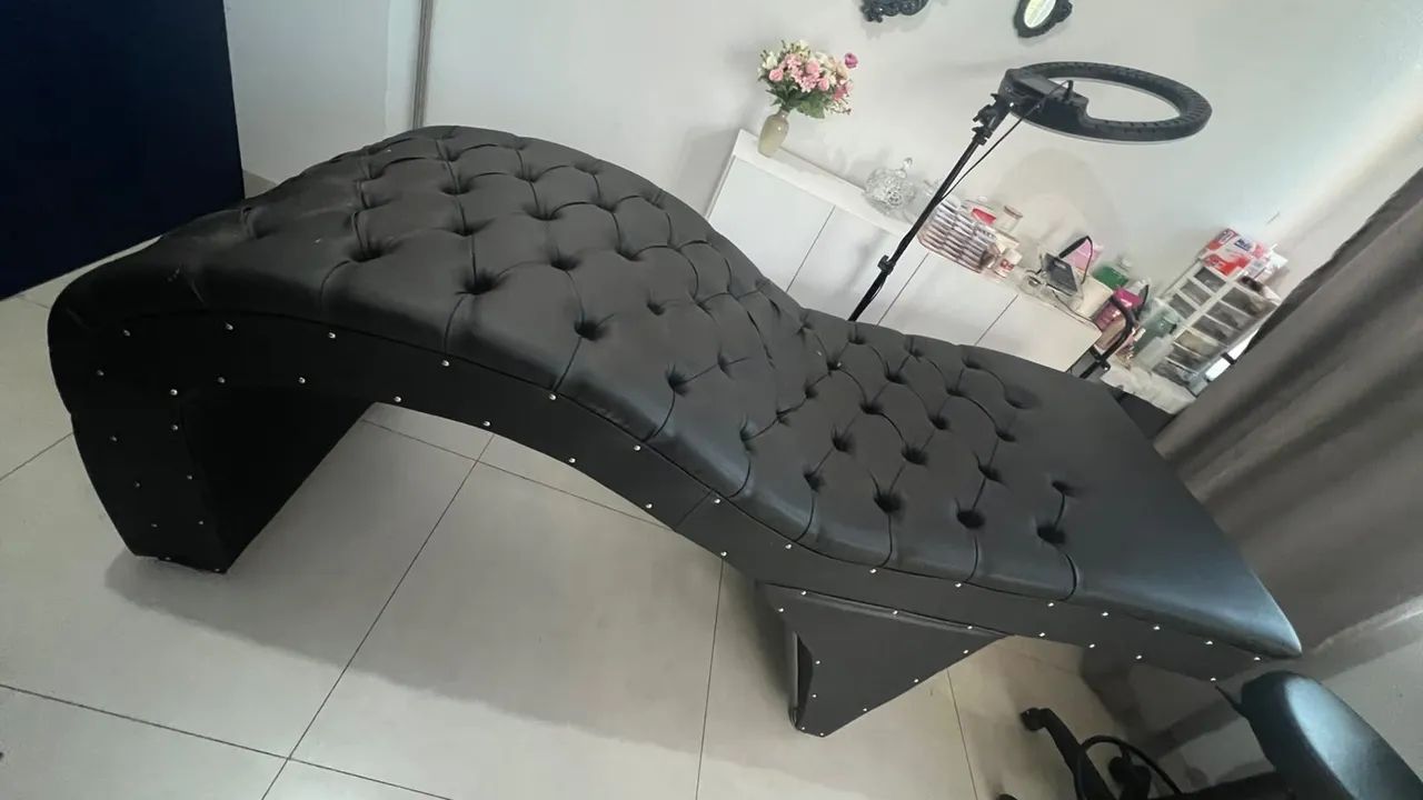 Vendo uma maca de luxo bem conservada acompanha uma cadeira e um carrinho  - Foto 3