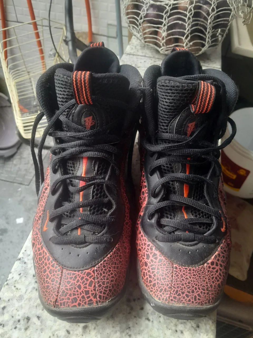 tenis Nike  36/37 preto estampada tigrada
