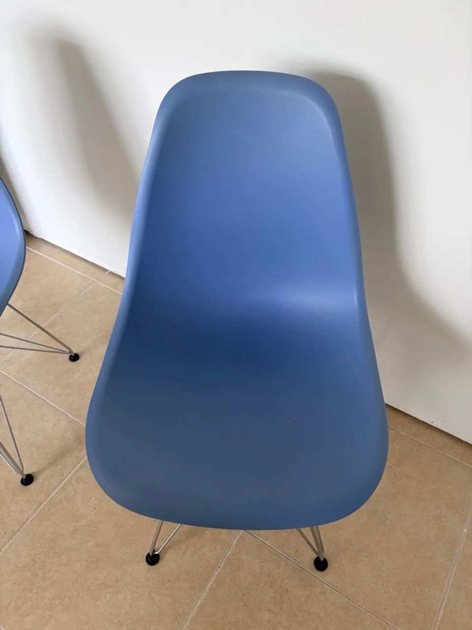 Cadeira Charles Eames Eiffel DSR azul  - Foto 2