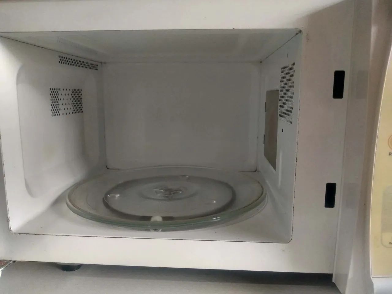 MICROONDAS ELECTROLUX 20 LITROS ? - Foto 3