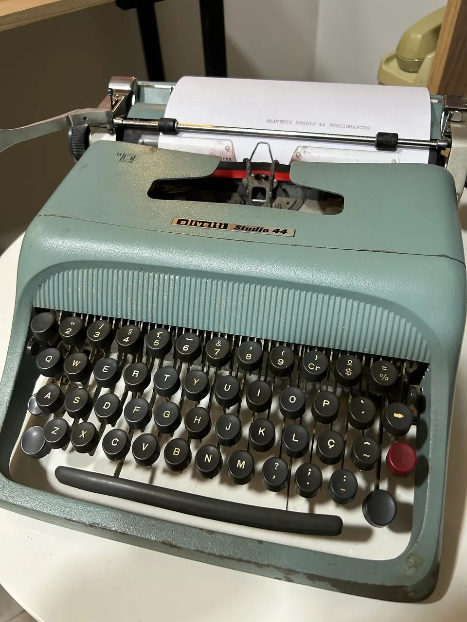 Máquina de escrever olivetti studio 44 funcionando  - Foto 3