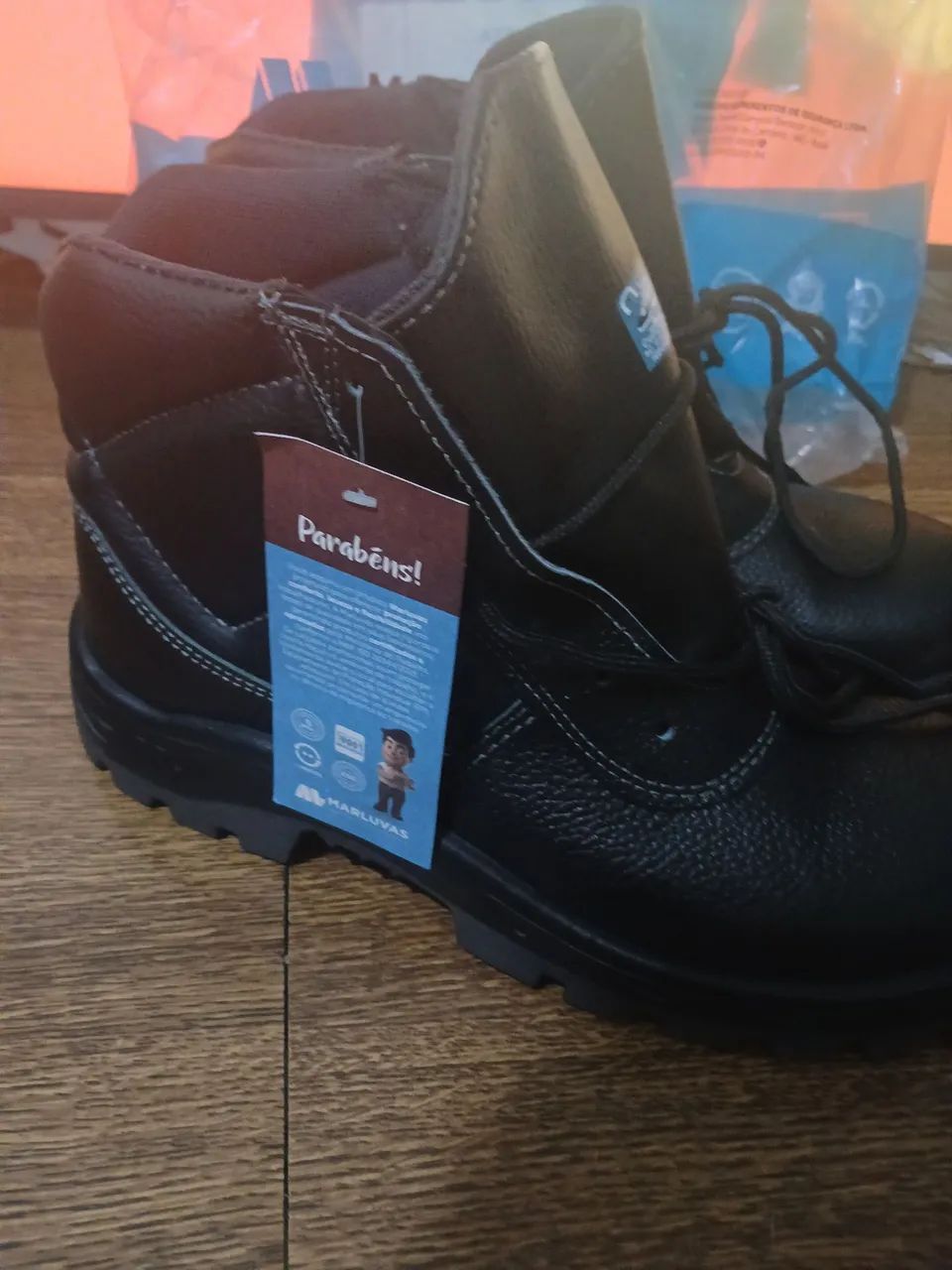 Bota Marluvas com bico de aço  - Foto 2