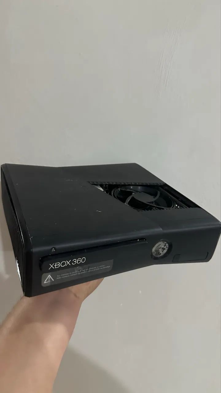 Xbox 360 slim com defeito 