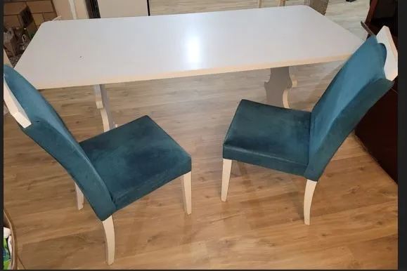 Conjunto mesa e 4 cadeiras