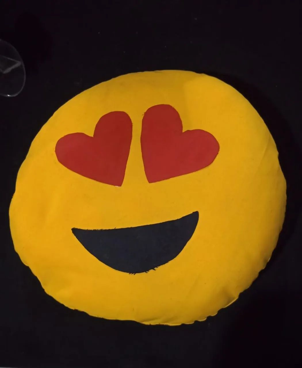 Almofada emoji coração 