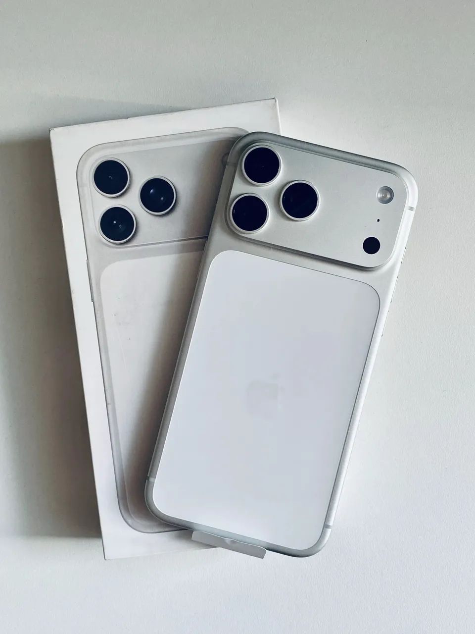 iPhone 17 pro max BRANCO