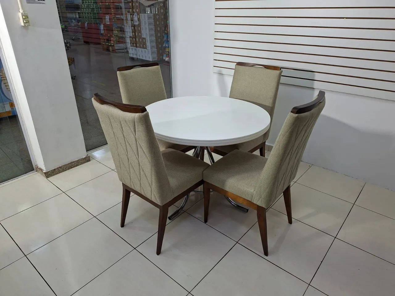 Mesa De Jantar (Off White), Com 4 Cadeiras - ENTREGA GRÁTIS - Foto 3