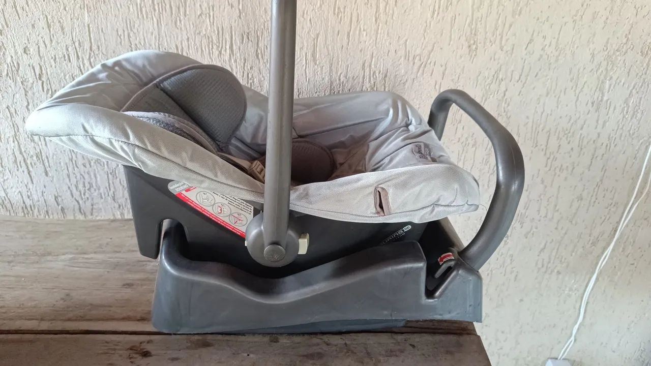 Bebê conforto Burigotto com base 