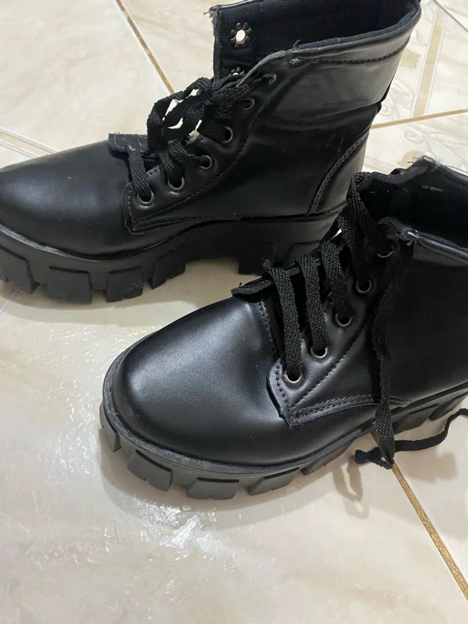 Bota tratorada preta 