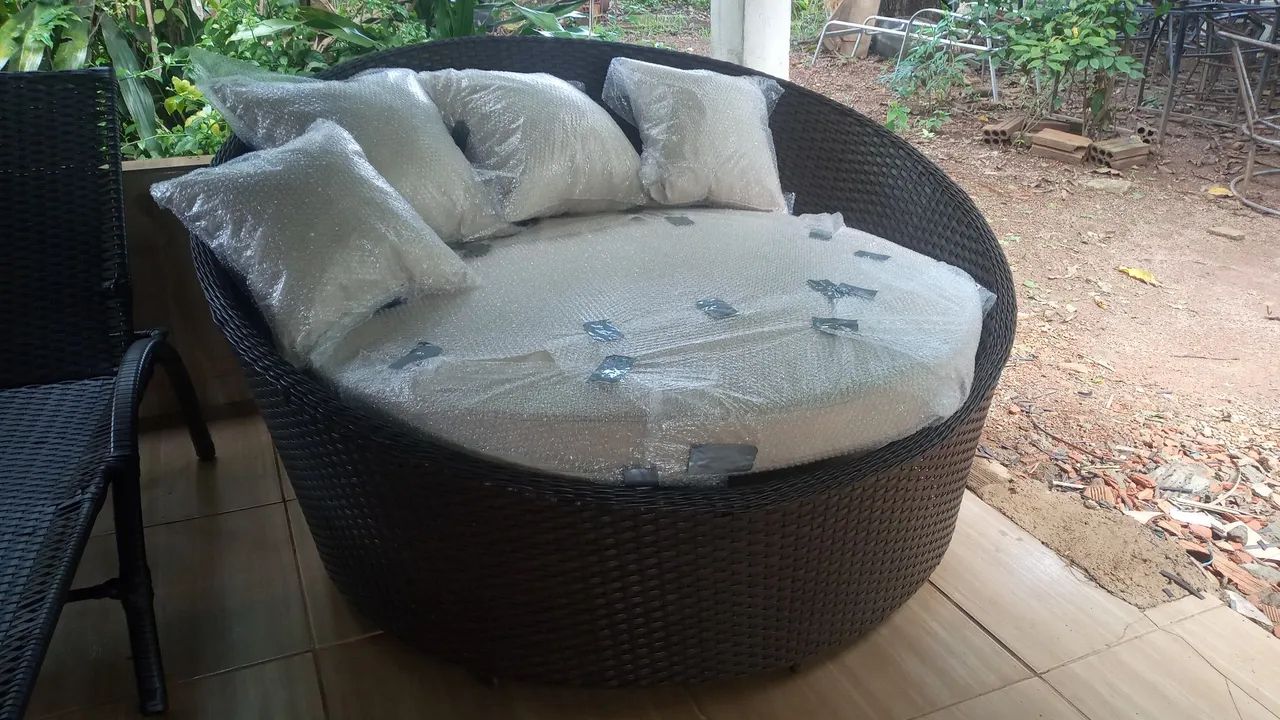 Sofá redondo em fibras sintéticas 
