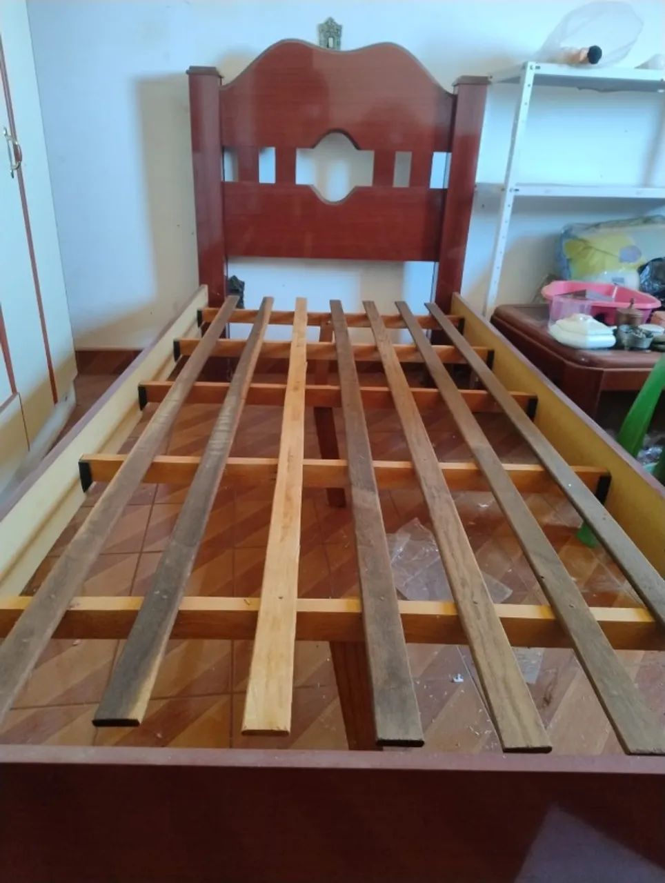 Vendo Cama de Solteiro - Foto 2