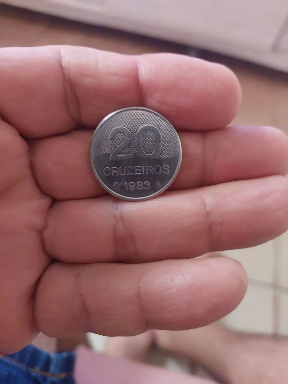 Moeda de Vinte cruzeiros de 1983 para colecionar
