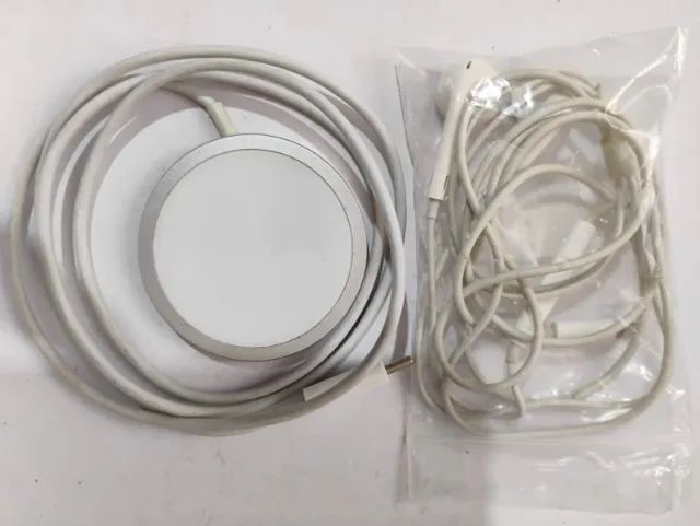  Fones de ouvido Apple EarPods conector Lightning e Carregador MagSafe Charger 