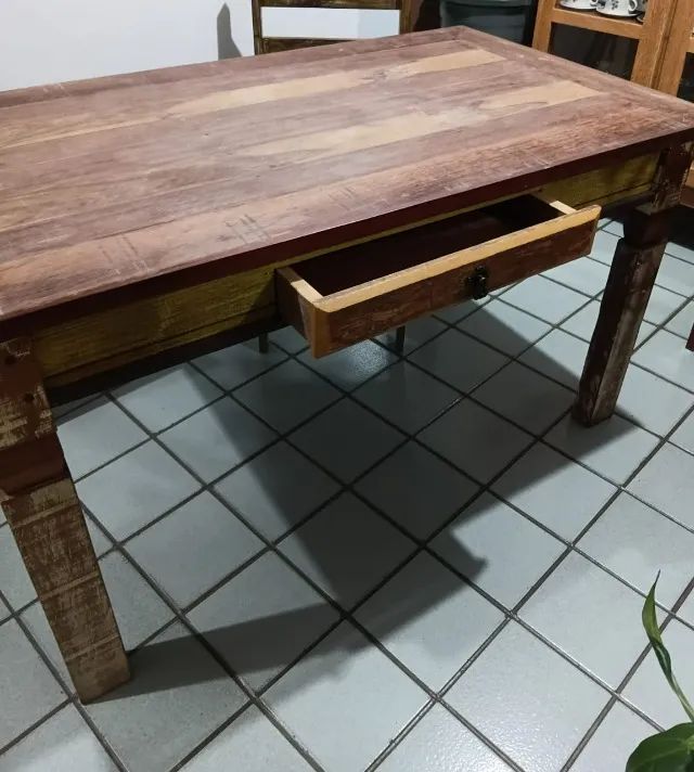 mesa com 4 cadeiras em madeira pura - Foto 2