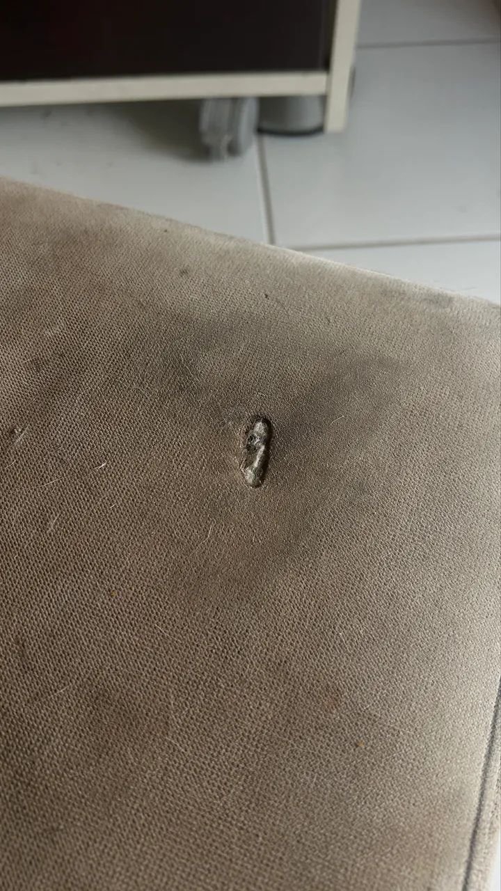 Sofá com pequenos defeitos  - Foto 3