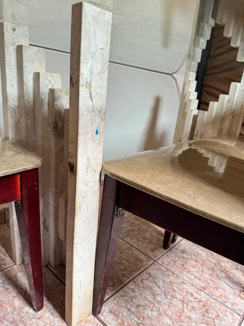 Mesa com tampo de vidro e duas peças de mármore original - Foto 4