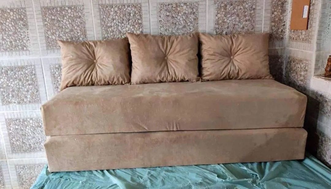 Sofá cama com 3 almofadas da fábrica  - Foto 2