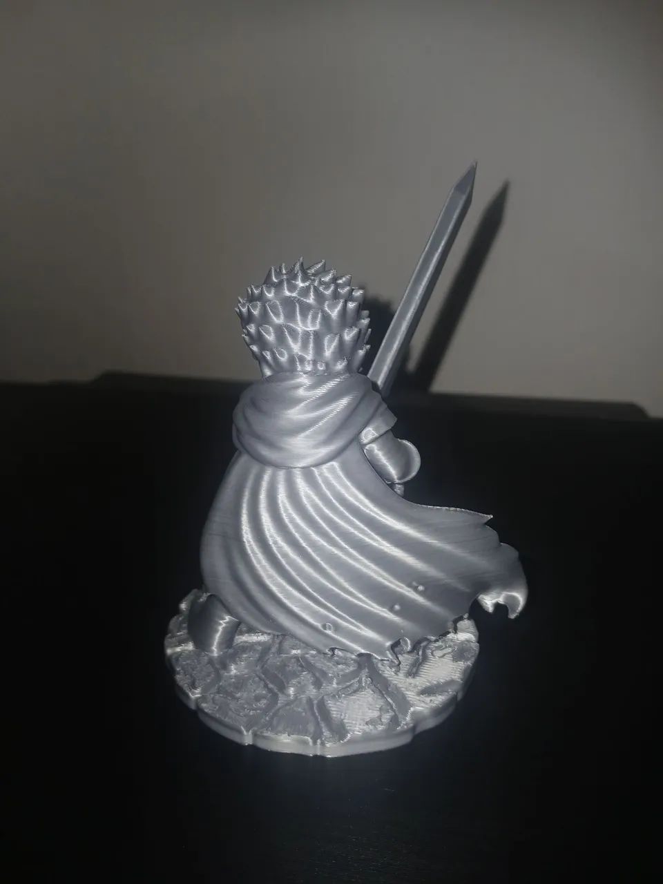 ? Guts Chibi - Berserk | Impressão 3D em PLA Silk Prata - Foto 5