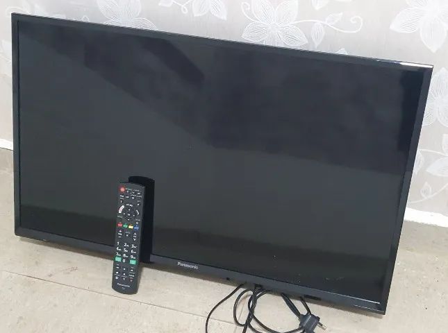tv led 32" Panasonic c/ suporte para parede