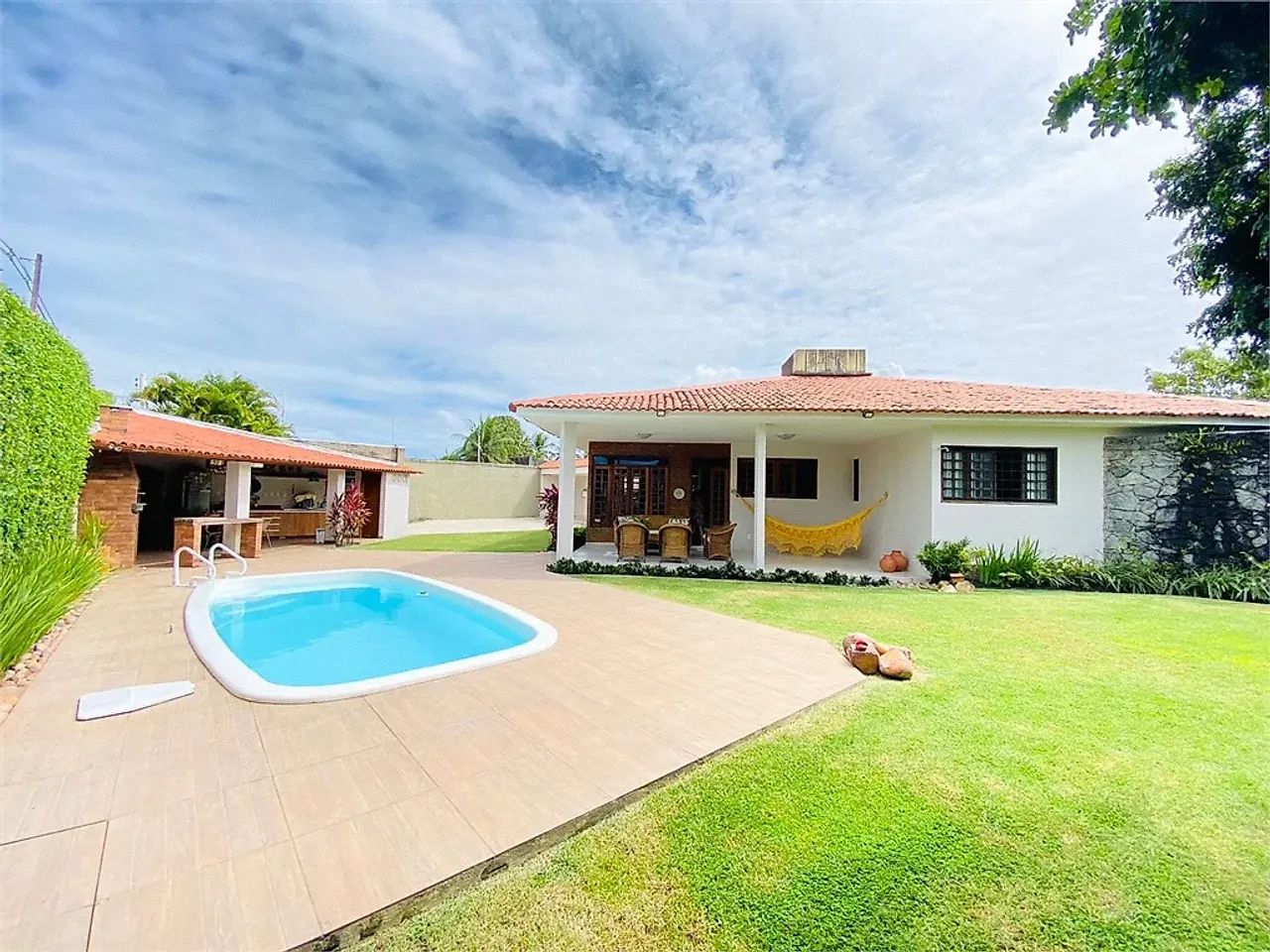 Casa 2 Quartos com 2 Suítes e 343m² - Canaã