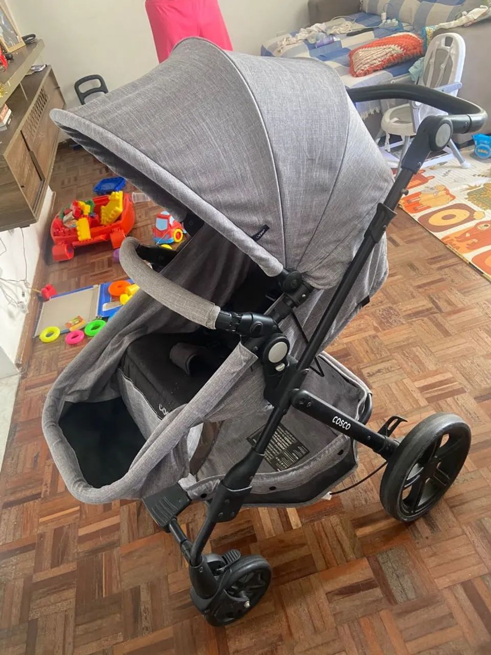 Carinho com bebê conforto da marca Cosco - Foto 5