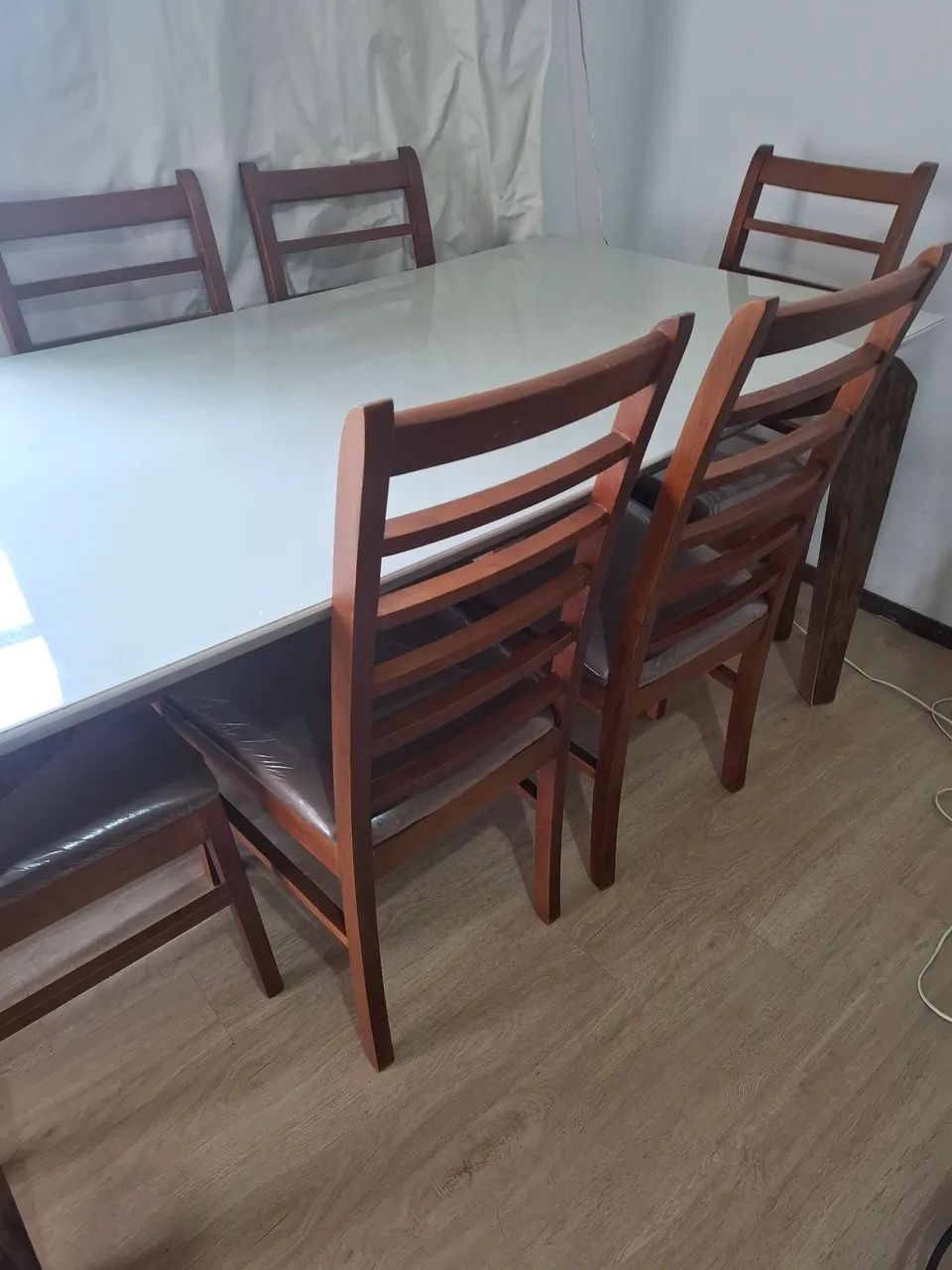 Vendo mesa com 6 cadeiras - Foto 2