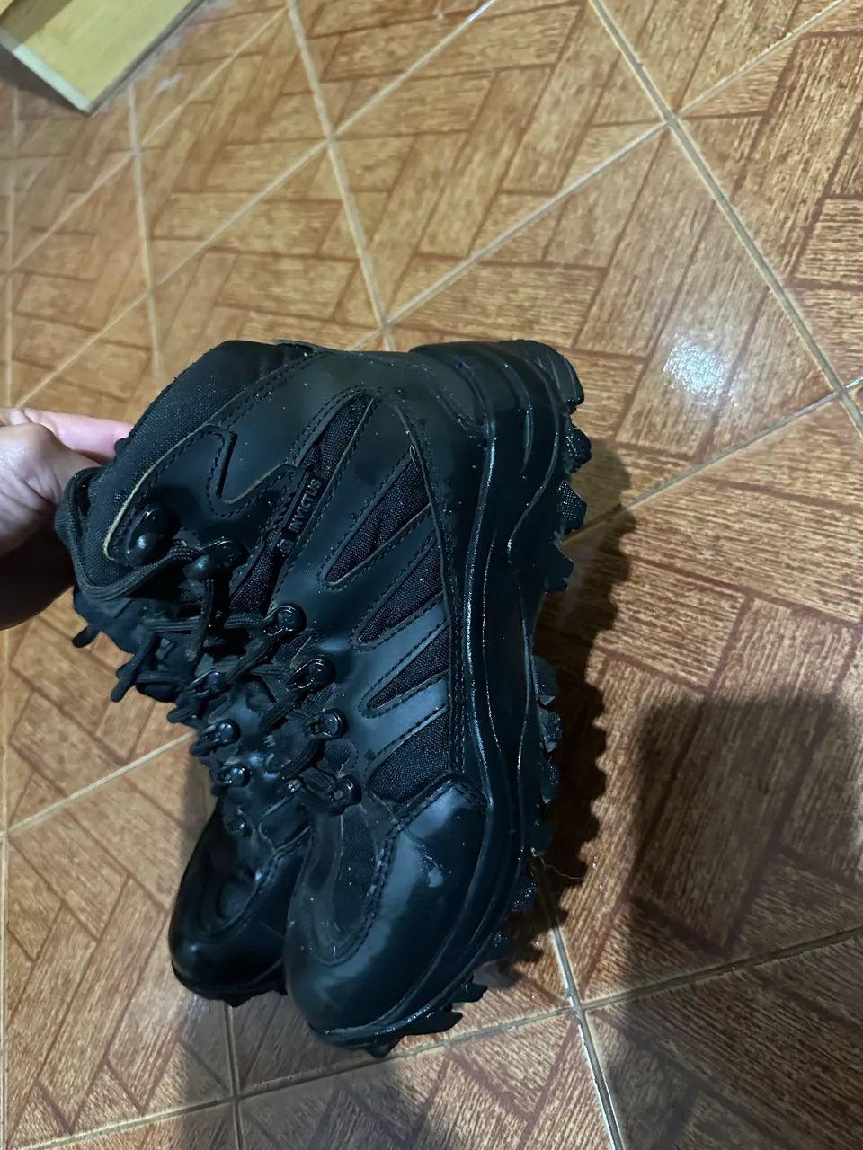 Bota tática invictus tractor hiking  - Foto 4