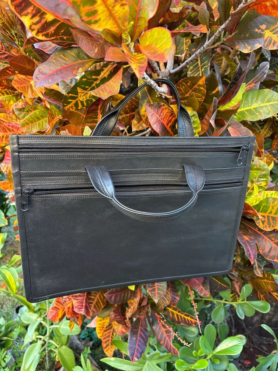 Pasta maleta estilo bag em couro legítimo. 